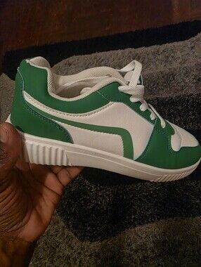 Wonen Green & White Athletic Sneakers